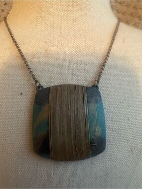 vertigo green /blue necklace